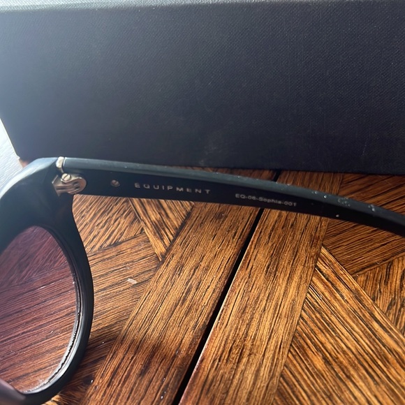 Equipment matte black cat eye sunglasses - Picture 2 of 7